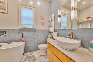 129 Guenther Ave, Valley Stream, NY 11580 - Photo 4