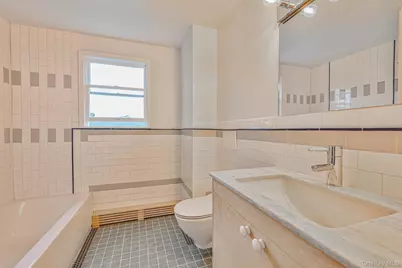 129 Guenther Avenue, Valley Stream, NY 11580 - Photo 12