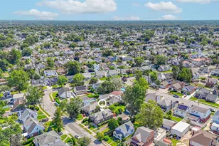 129 Guenther Ave, Valley Stream, NY 11580 - Photo 2