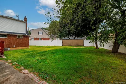 631 Lenore Lane, Elmont, NY 11003 - Photo 14