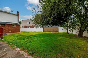 631 Lenore Ln, Elmont, NY 11003 - Photo 14