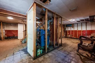 10 Hampton Ter, White Plains, NY 10607 - Photo 18