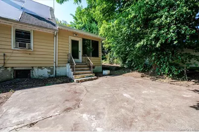 10 Hampton Terrace, White Plains, NY 10607 - Photo 24