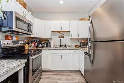 2748 W Main Street, Poughkeepsie, NY 12590 - Photo 8