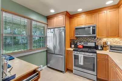 2426 Wilshire Lane #2426, Oakdale, NY 11769 - Photo 2