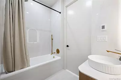 31-16 21st Street #4C, Astoria, NY 11106 - Photo 12