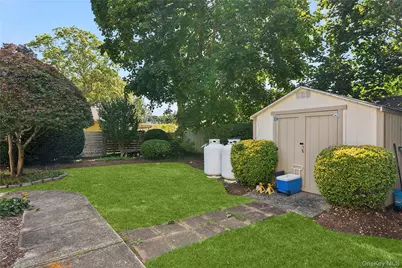 188 Washington Avenue, Mastic Beach, NY 11951 - Photo 18