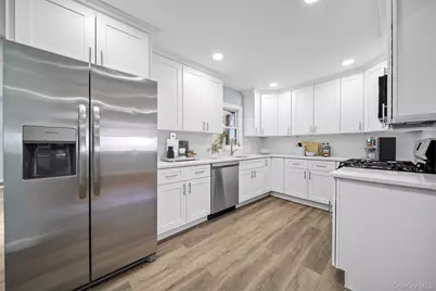 21 Lehigh Avenue, Centereach, NY 11720 - Photo 2