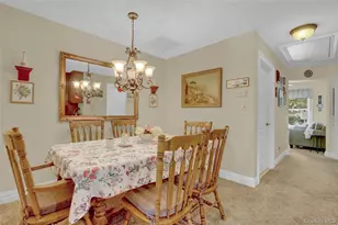 16 Della Dr, West Babylon, NY 11704 - Photo 8