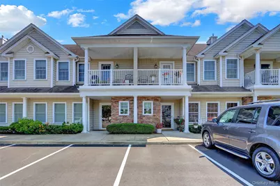 16 Della Drive, West Babylon, NY 11704 - Photo 2