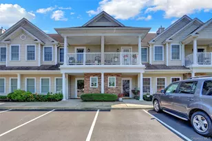 16 Della Dr, West Babylon, NY 11704 - Photo 2