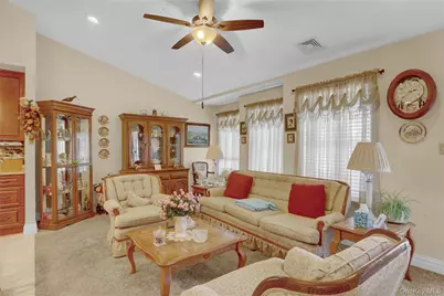16 Della Drive, West Babylon, NY 11704 - Photo 10