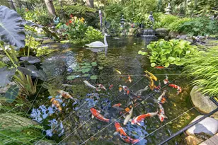 18 Roundtree Dr, Melville, NY 11747 - Photo 40