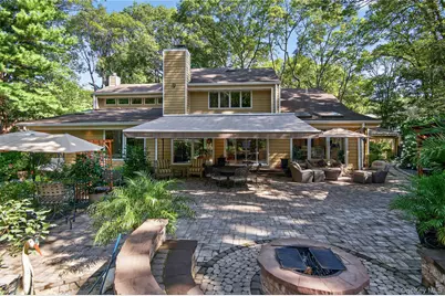 18 Roundtree Drive, Melville, NY 11747 - Photo 32