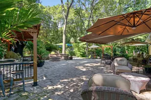 18 Roundtree Dr, Melville, NY 11747 - Photo 28