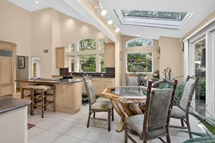 18 Roundtree Dr, Melville, NY 11747 - Photo 10