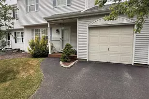6 Walnut St, Central Islip, NY 11722 - Photo 2
