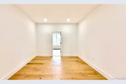 60 Periwinkle Road, Levittown, NY 11756 - Photo 20