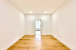 60 Periwinkle Rd, Levittown, NY 11756 - Photo 20