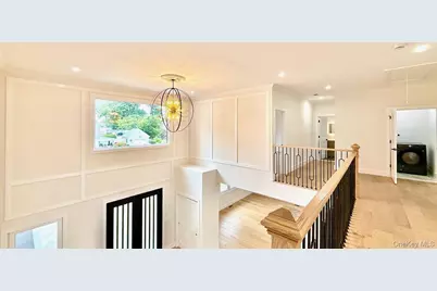 60 Periwinkle Road, Levittown, NY 11756 - Photo 4