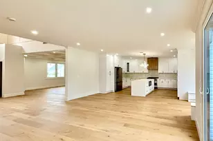 60 Periwinkle Rd, Levittown, NY 11756 - Photo 10