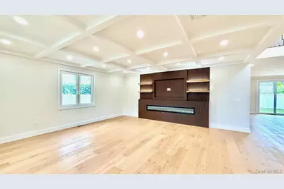 60 Periwinkle Road, Levittown, NY 11756 - Photo 6