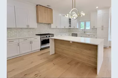 60 Periwinkle Road, Levittown, NY 11756 - Photo 12