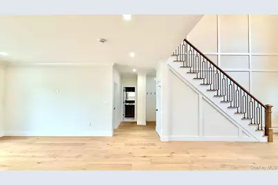 60 Periwinkle Road, Levittown, NY 11756 - Photo 8