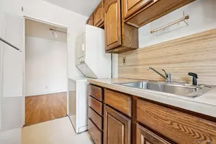 60-31 251st St, Little Neck, NY 11362 - Photo 6