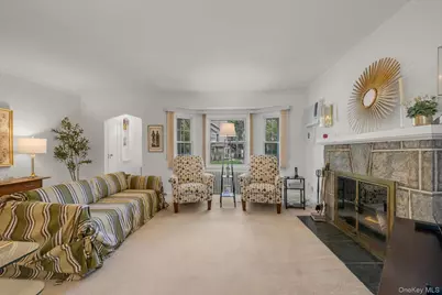 67 Maple Drive, New Hyde Park, NY 11040 - Photo 4