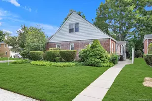 67 Maple Dr, New Hyde Park, NY 11040 - Photo 20