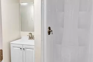 1058 Wilmot Rd, Scarsdale, NY 10583 - Photo 14