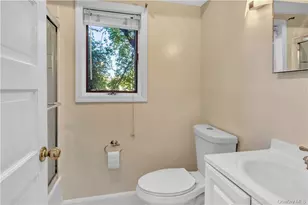 1058 Wilmot Rd, Scarsdale, NY 10583 - Photo 18