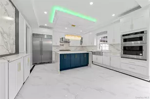 71 Cedar St, Hicksville, NY 11801 - Photo 2