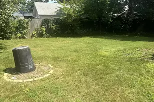 39 Redmond Ave, Bay Shore, NY 11706 - Photo 2