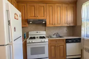 5 Lawrence Dr, White Plains, NY 10603 - Photo 6