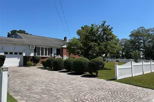 10 13th Ave, West Babylon, NY 11704 - Photo 2