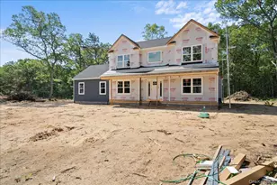 11 Fourth Ave, Centereach, NY 11720 - Photo 4