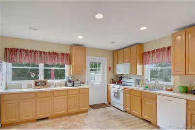 320 N Terrace Avenue, Mount Vernon, NY 10550 - Photo 8