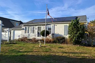 78 E Seacrest Ave, Lindenhurst, NY 11757 - Photo 2