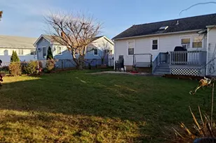 78 E Seacrest Ave, Lindenhurst, NY 11757 - Photo 18