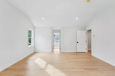 111 Fairfield Avenue, Port Washington, NY 11050 - Photo 10