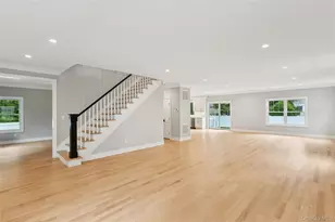 111 Fairfield Ave, Port Washington, NY 11050 - Photo 4