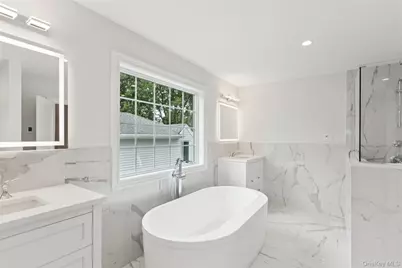 111 Fairfield Avenue, Port Washington, NY 11050 - Photo 12