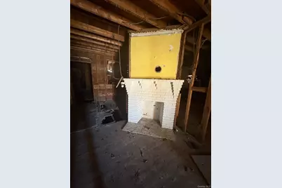 125 S Clinton Avenue, Bay Shore, NY 11706 - Photo 4