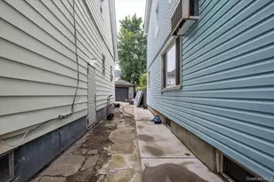 158-24 75th Rd, Flushing, NY 11366 - Photo 12