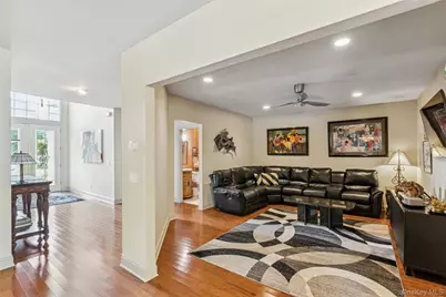 382 Altessa Boulevard, Melville, NY 11747 - Photo 8