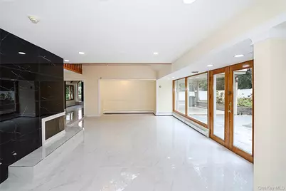 81 Carriage Lane, Roslyn Heights, NY 11577 - Photo 20