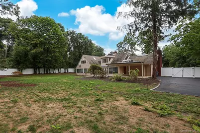 81 Carriage Lane, Roslyn Heights, NY 11577 - Photo 40