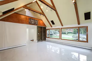 81 Carriage Ln, Roslyn Heights, NY 11577 - Photo 8